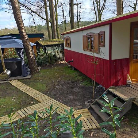 Villa Pipowagen Met Prive Hot Tub Lanaken Esterno foto