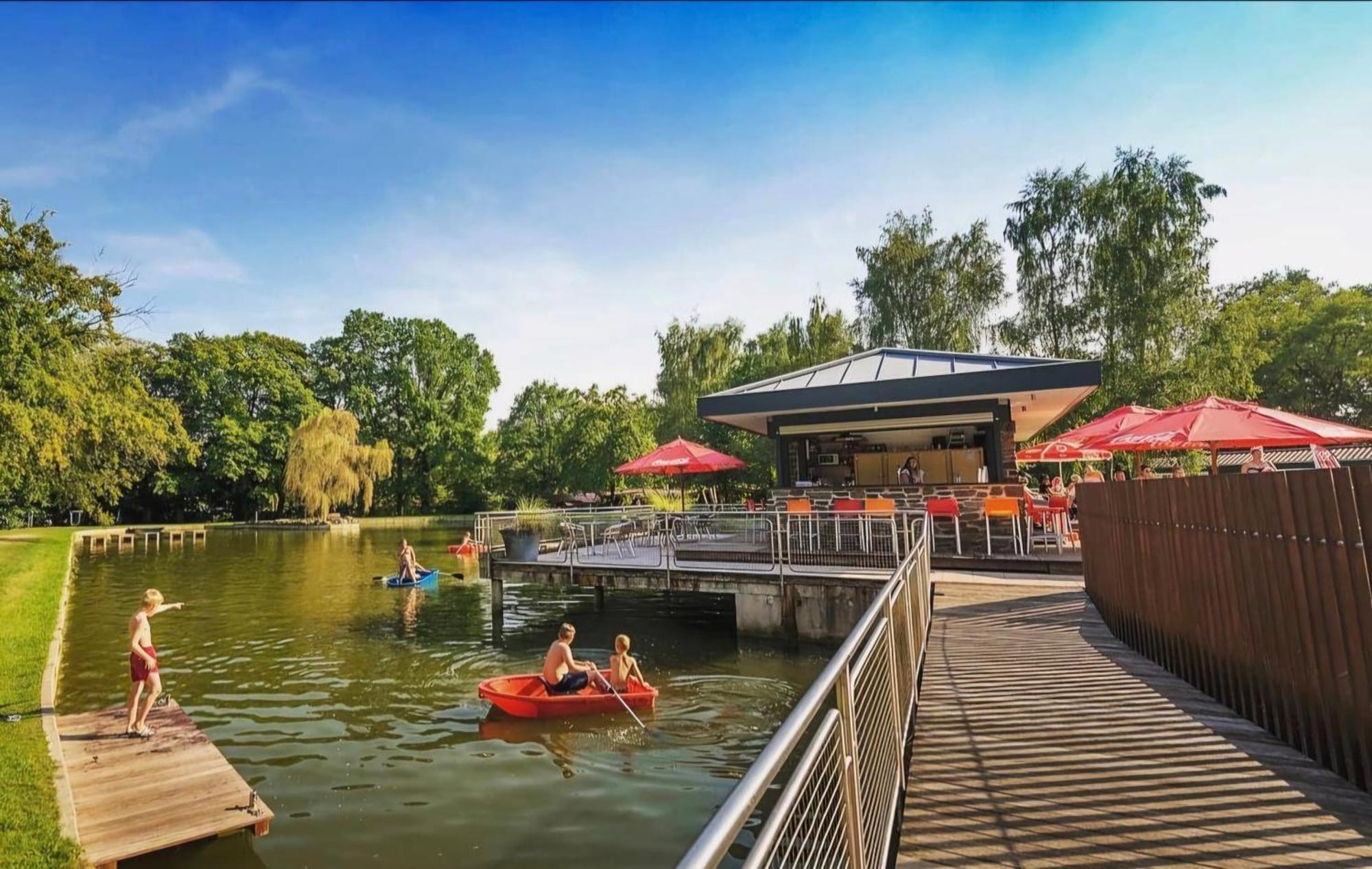 Villa Pipowagen Met Prive Hot Tub Lanaken Esterno foto