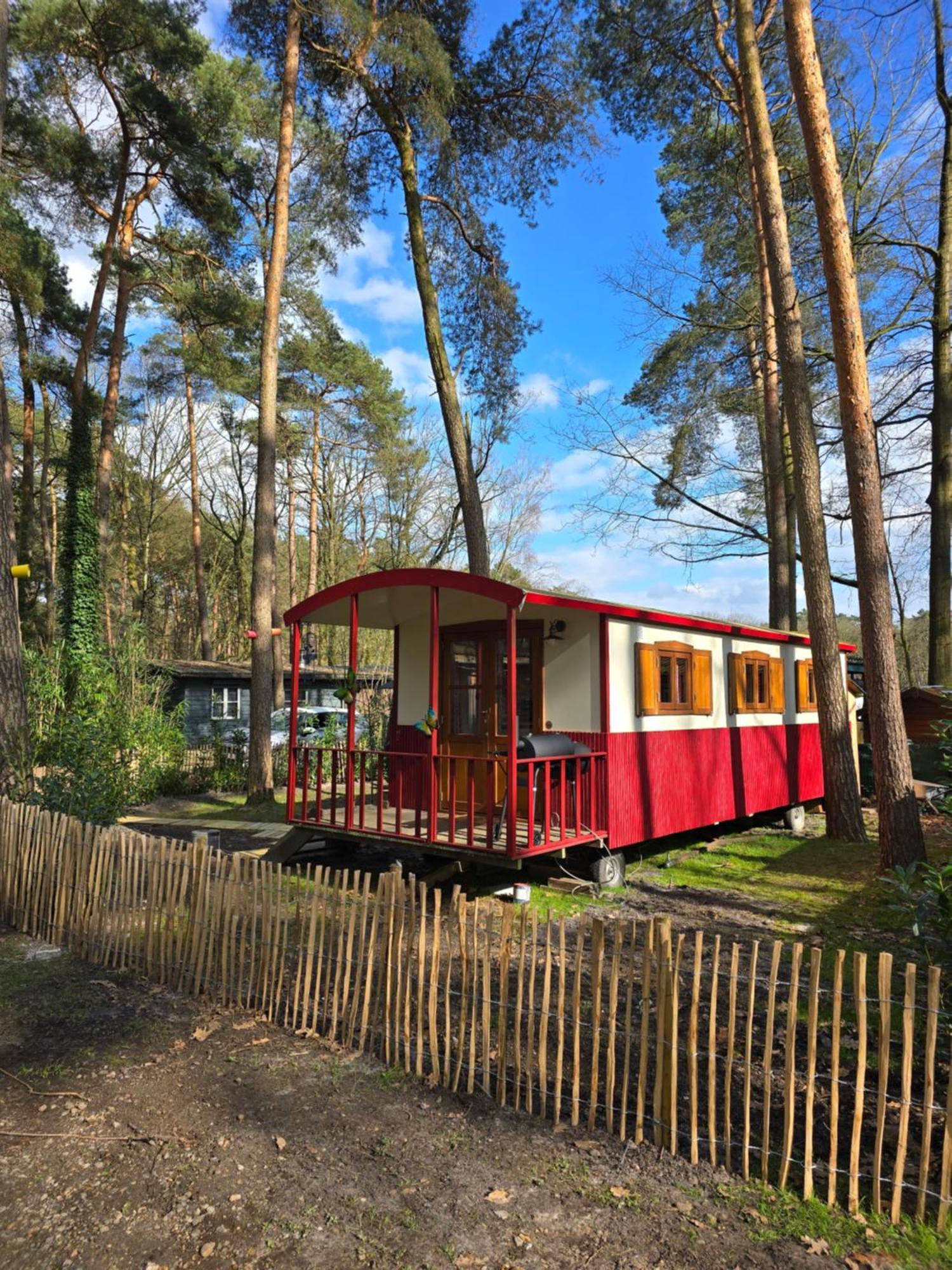 Villa Pipowagen Met Prive Hot Tub Lanaken Esterno foto